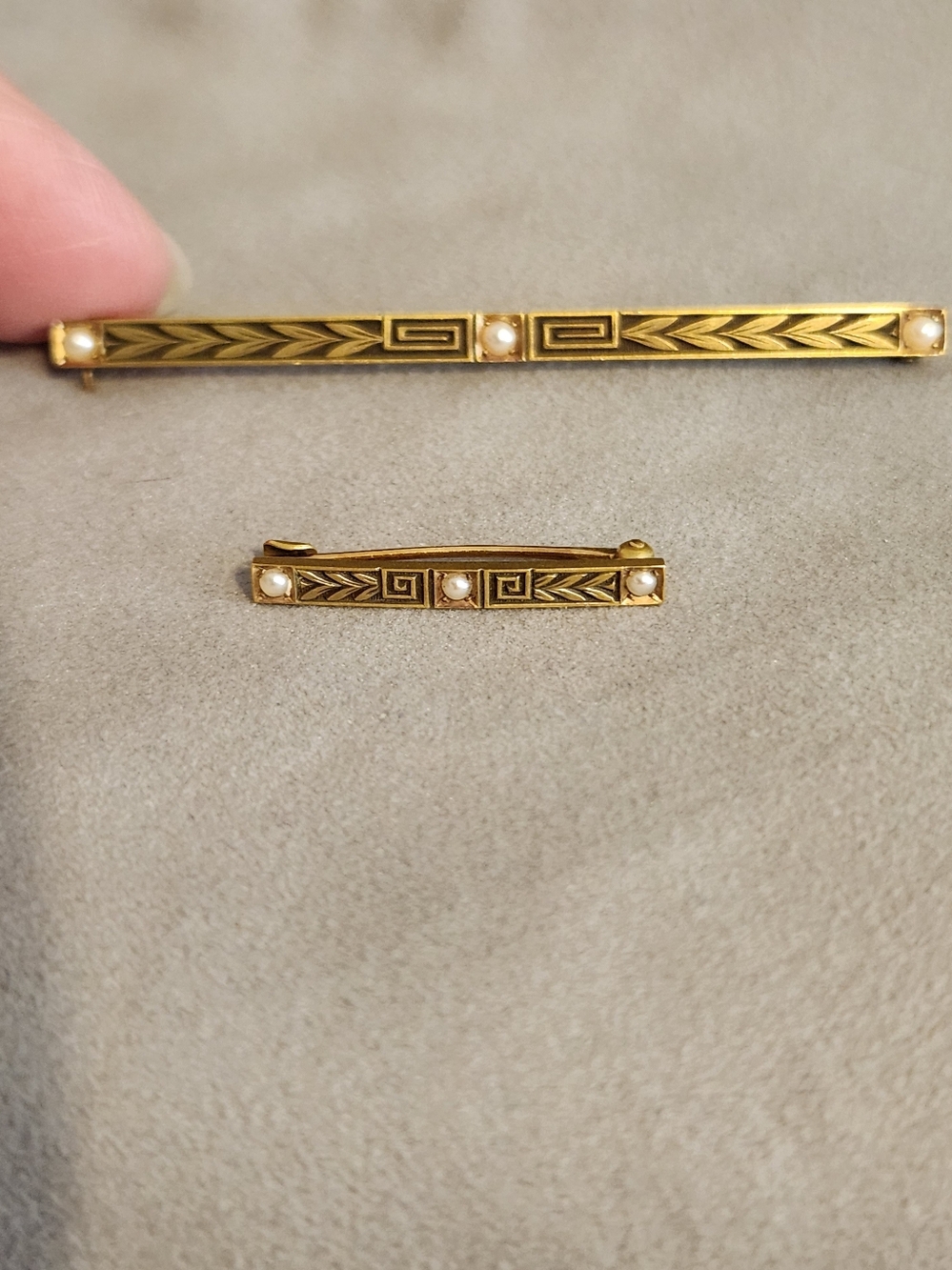 Krementz & Co. 14k Art Deco Antique Bar Brooch Set With Seed Pearls - Picture 2 of 16